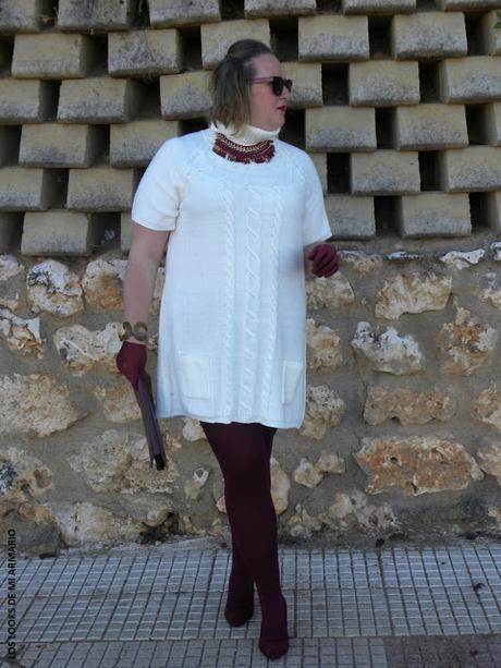 vestido-blanco-invierno-vestido-punto-grueso-curvy-talla-grande-plus-size-marsala-burgundy-look-navidades-winter-white-dress-los-looks-de-mi-armario-blogger-madrid-personal-shopper-madrid-look-para-salir-a-comer http://www.loslooksdemiarmario.com/2015/12/vestido-blanco-en-invierno-look-curvy.html
