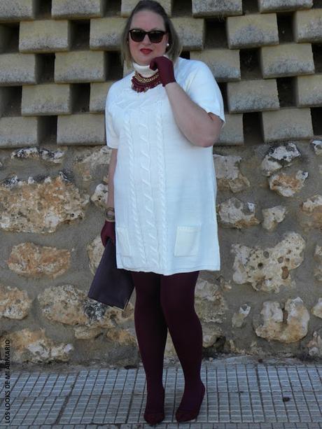 vestido-blanco-invierno-vestido-punto-grueso-curvy-talla-grande-plus-size-marsala-burgundy-look-navidades-winter-white-dress-los-looks-de-mi-armario-blogger-madrid-personal-shopper-madrid-look-para-salir-a-comer http://www.loslooksdemiarmario.com/2015/12/vestido-blanco-en-invierno-look-curvy.html