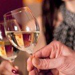 ¿Está bien beber alcohol mientras está tomando antibióticos?