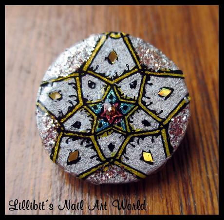 Broches navideños y un colgante (hechos con esmaltes)