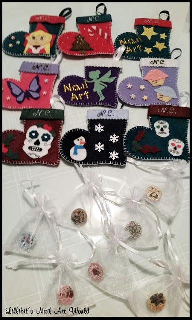 Broches navideños y un colgante (hechos con esmaltes)