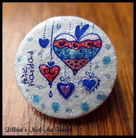 Broches navideños y un colgante (hechos con esmaltes)