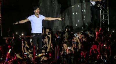 Enrique Iglesias en Sri Lanka desata la polémica