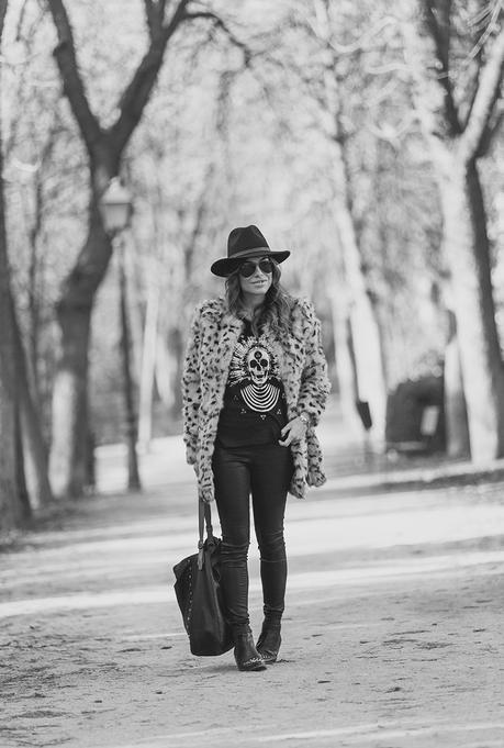 SKULL TEE SHIRT AND LEO COAT