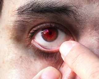 Cómo Crear un Disfraz de Zombi