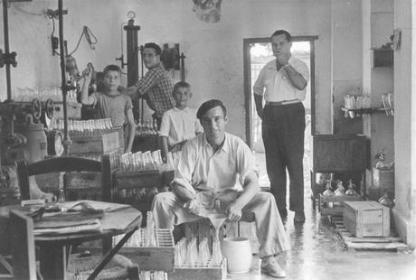 REFLEXIONES Y PREGUNTAS SOBRE LAS EMPRESAS DE FAMILIA REFLEXIONES Y PREGUNTAS SOBRE LAS EMPRESAS DE FAMILIA