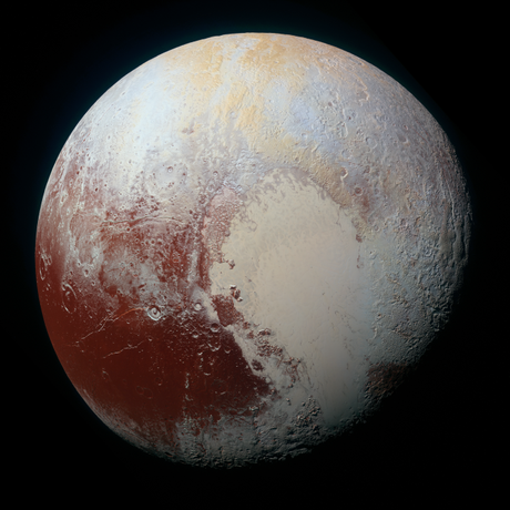 Imagen de Plutón tomada por la nave Nwe Horizons el 14 de Julio del 2015. Los colores se han exagerado para identificar estructuras. La versión de alta resolución (1km por pixel) se puede ver aquí. Crédito: NASA/JHUAPL/SwRI