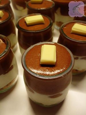 Cheesecake de mousse de chocolate en vasitos