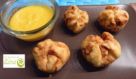 Kachoris de verduras con curry de melocotón