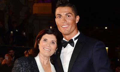 Cristiano Ronaldo regala un Porsche a su madre