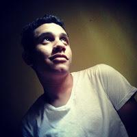 Futuros Escritores: B. J. Castillo & Lunas Caídas