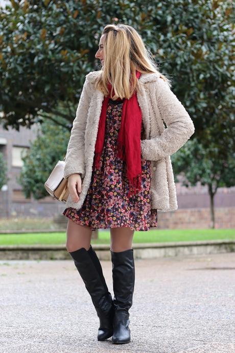 Vestido de flores en invierno