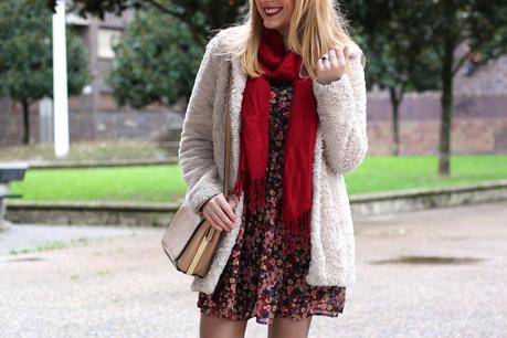 Vestido de flores en invierno