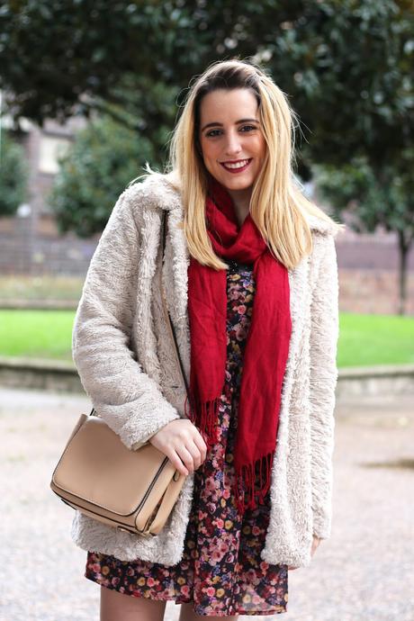 Vestido de flores en invierno