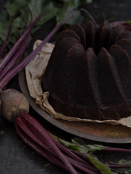 BUNDT CAKE DE CHOCOLATE Y REMOLACHA BUNDT CAKE DE CHOCOLATE Y REMOLACHA