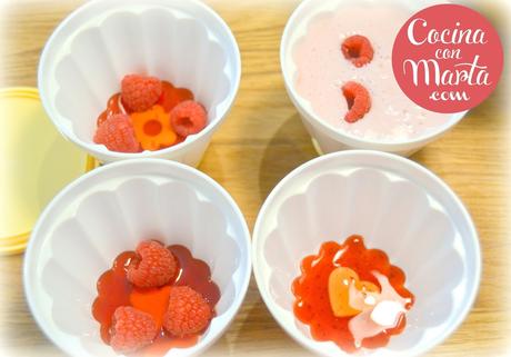 Flan casero de fresas frambuesas con leche, batido de frutas, postres sanos, meriendas sanas, postres para niños, frutas, frutos rojos, gelatina, Cocina con Marta