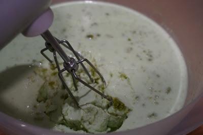 Helado de pistacho cremoso (sin huevo)