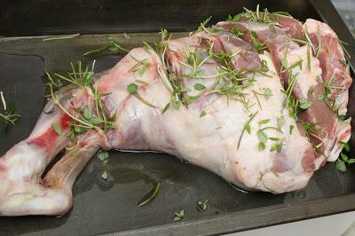 Pata de cordero al horno con Oporto y romero