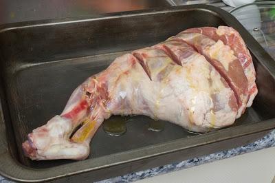 Pata de cordero al horno con Oporto y romero