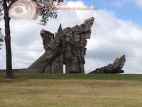Escultura en el Ninth Forth de Kaunas (Lituania)