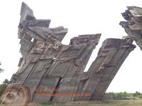 Escultura en el Ninth Forth de Kaunas (Lituania)