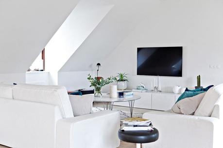 decoración comedores blancos decoblog estilo nórdico iluminación natural ventanas abuhardilladas Suelos de roble macizo pisos nórdicos distribución diáfana blog decoración mármol decoración de interiores 