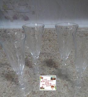 COPAS DE MOUSSE DE KIT-KAT