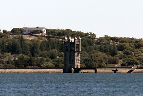 Torreón del Pantano de Santillana