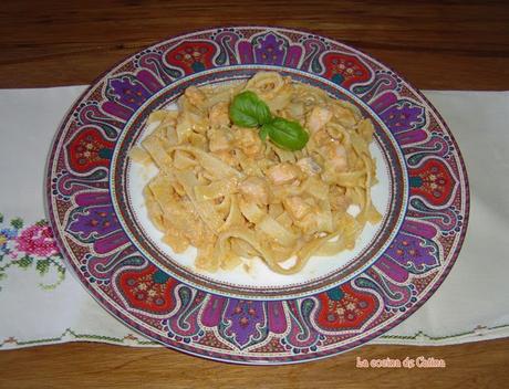 Cintas con salmón noruego fresco