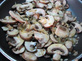 ESPAGUETTIS VEGANOS CON CHAMPIÑONES PORTOBELLO