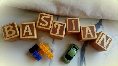 cubos de madera con letras