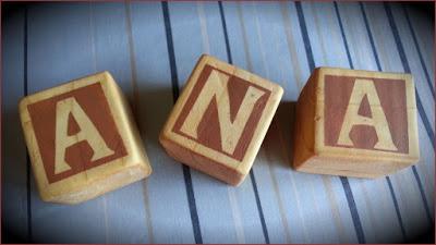 cubos de madera con letras