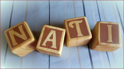 cubos de madera con letras