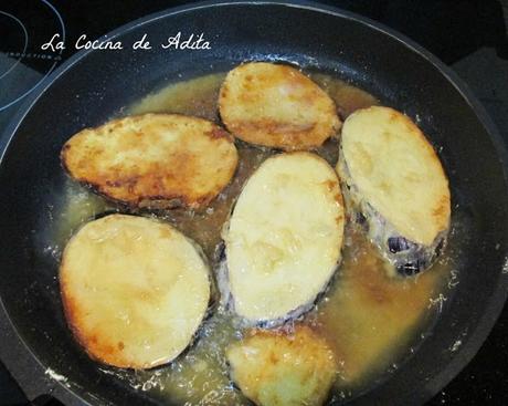 Berenjenas, crujientes, con salsa de queso idiazábal