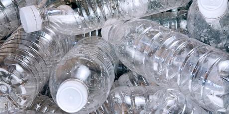 El verdadero precio de las botellas de plástico