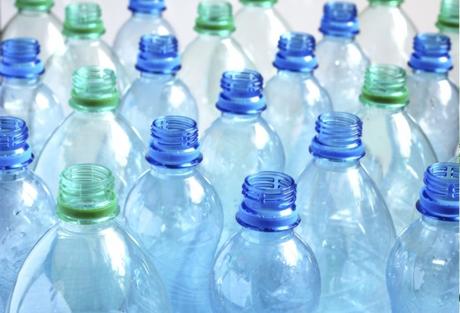 El verdadero precio de las botellas de plástico