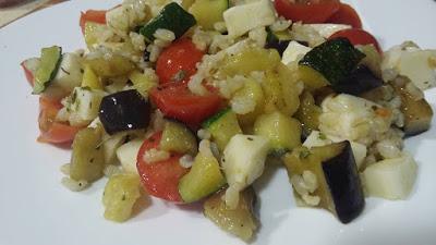 ARROZ CON CALABACIN, BERENJENA Y QUESO aliñado con orégano