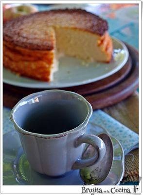 Tarta fácil de queso con mazana y crema de alba