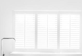 Blanco y madera para un baño... ¡perfecto! + fichajes deco - Paperblog