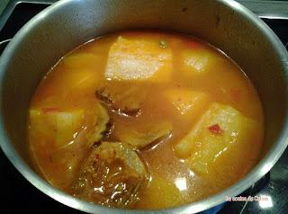 Patatas con bacalao y huevos