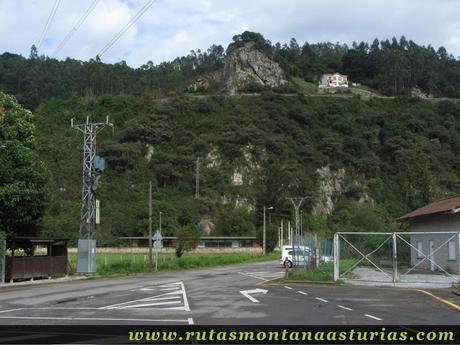 Ruta Bueño Peña Avis: Aparcamiento Llosalín