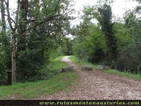 Ruta Bueño Peña Avis: Entrada al paseo junto al Nalón