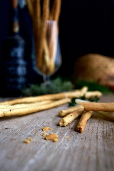 Grissini o mis aperitivos unidos a un palito de pan