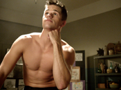 Charlie Carver,”Teen Wolf” sale armario.