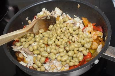 Tacos de dorada y habitas