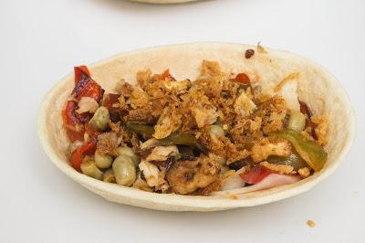 Tacos de dorada y habitas