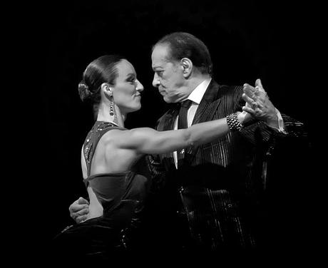 Juan Carlos Copes y  Soledad Rivero bailando tango