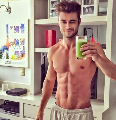 Para empezar una visa sana es importante que antes de cualquier intento que revises y cambies tus hábitos de vida. Cambia tu forma de vida.
Tu día a día influye mucho en tu alimentación, primero que nada no hagas dieta, limpiar tu cuerpo por dentro para ir poco a poco eliminando las toxinas y todo aquello que el cuerpo no necesita como: las grasas de origen animal y otras de origen vegetal. Para empezar una visa sana es importante que antes de cualquier intento que revises y cambies tus hábitos de vida. Cambia tu forma de vida.
Tu día a día influye mucho en tu alimentación, primero que nada no hagas dieta, limpiar tu cuerpo por dentro p...