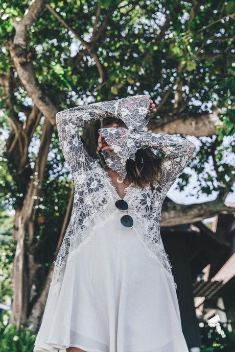 Lam_Tong_Beach-Thailand-Phi_Phi_ISland-Lace_Dress-Outfit-Beach-Summer_look-White_Dress-Tularosa-15