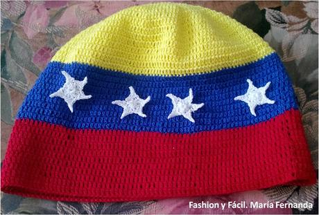 Gorro con bandera a tejido y estrellas a crochet (With a flag on your head)